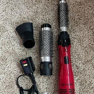 Revlon Ionic Technology Perfect Heat & Style Hair Brush